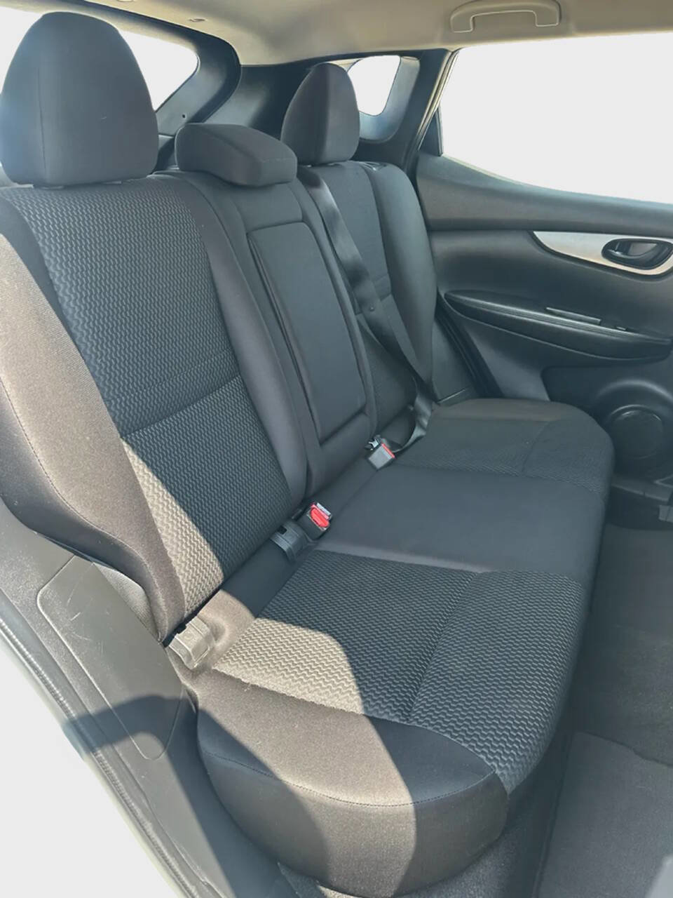 Used 2019 Nissan Rogue Sport S image 12