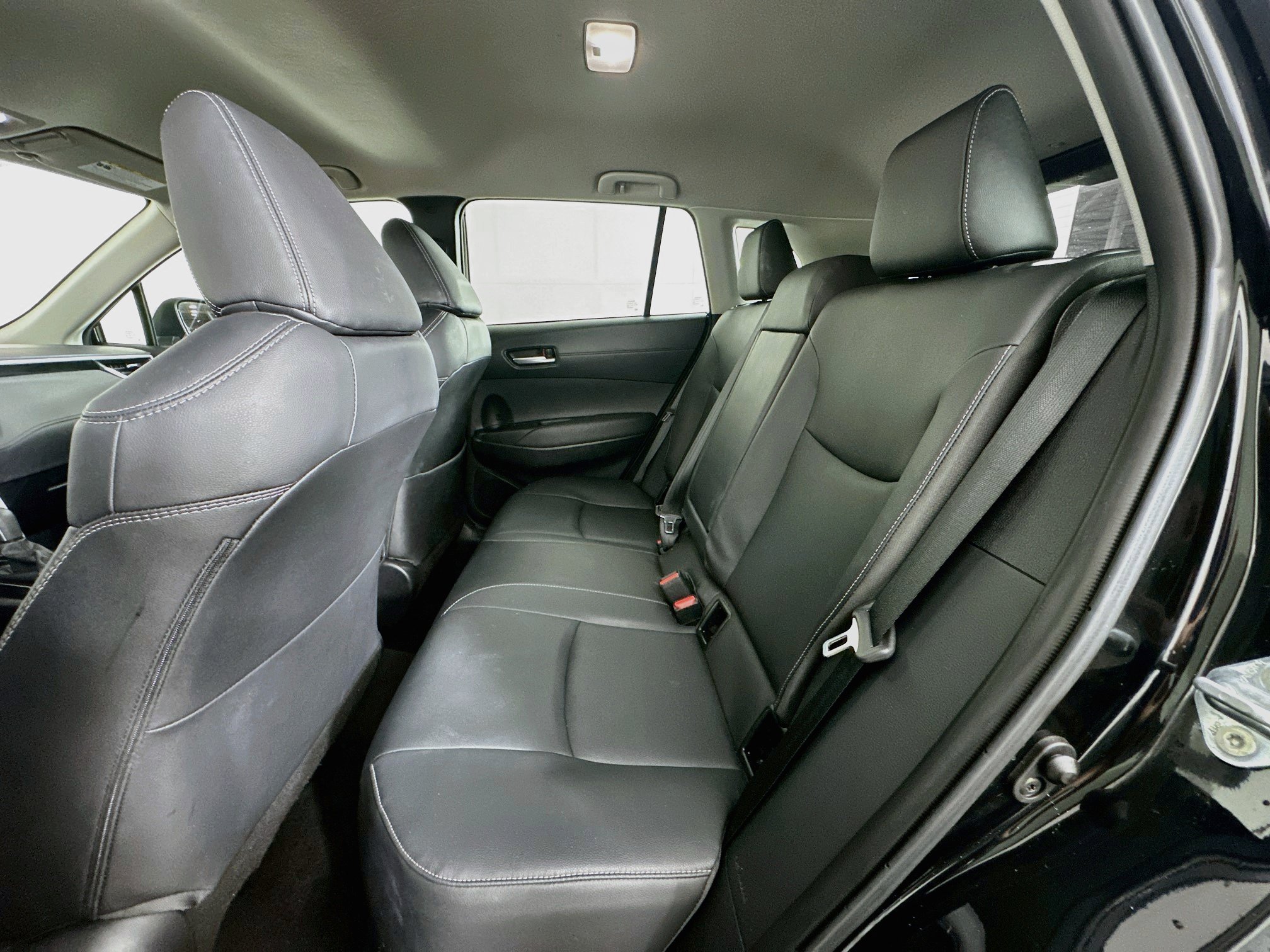 Used 2025 Toyota Corolla Cross XLE FWD image 28