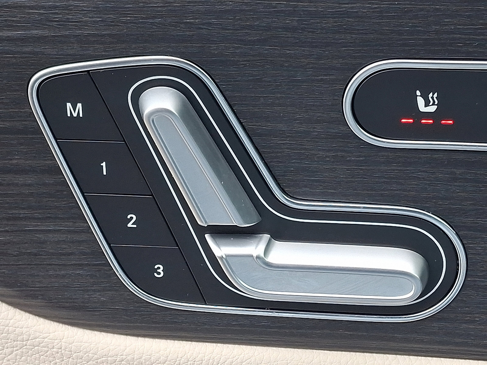 Certified 2023 Mercedes-Benz GLB 250 4MATIC image 27