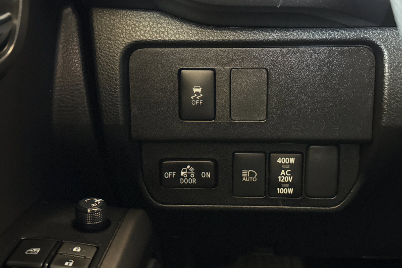 Used 2022 Toyota Tacoma TRD Off-Road w/ Technology Package AWD/4WD image 32