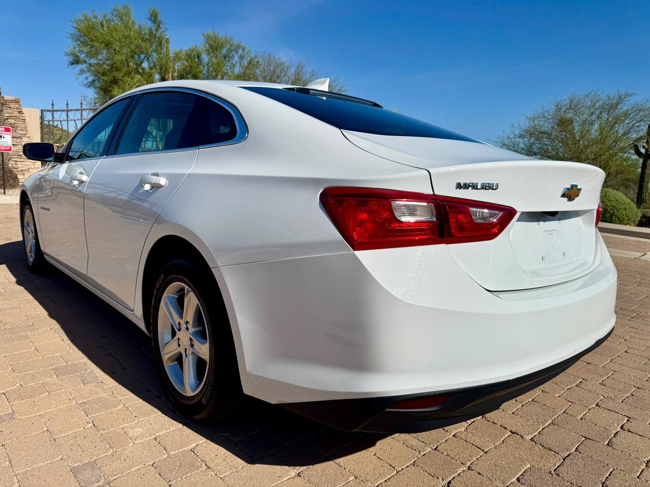 Used 2023 Chevrolet Malibu LT FWD image 5