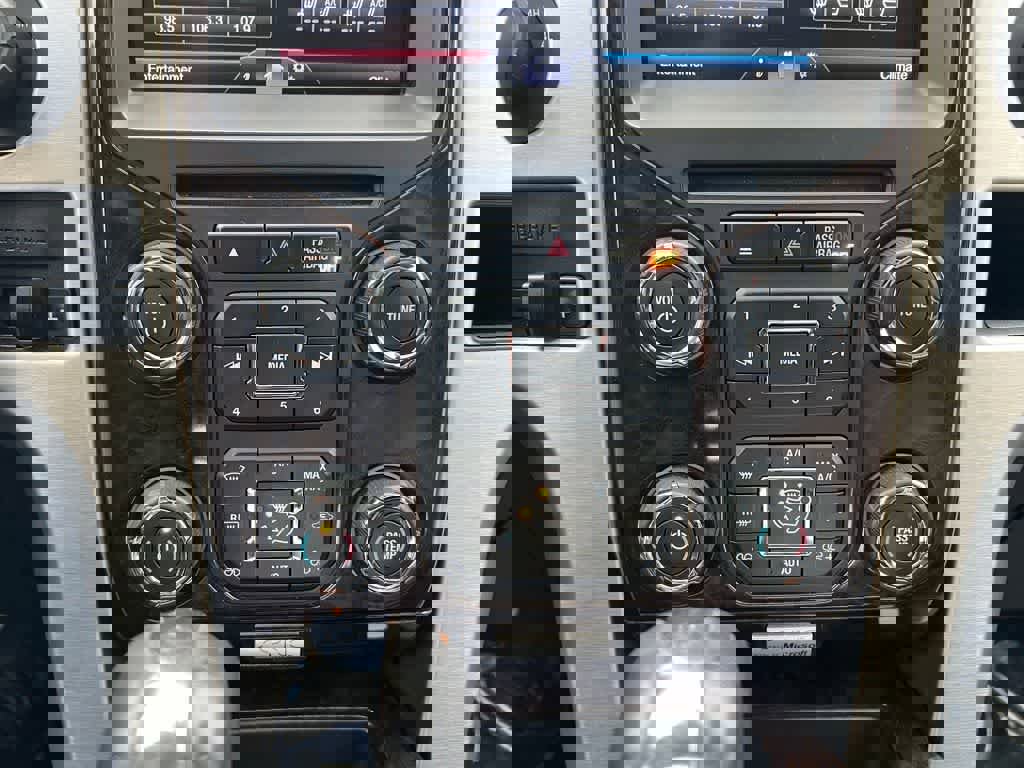 Used 2014 Ford F150 Platinum image 31