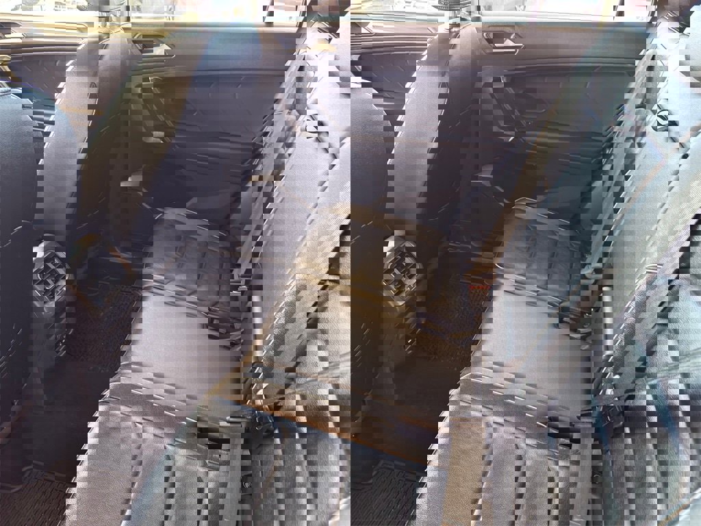 Used 2019 Volkswagen Tiguan SEL Premium image 29