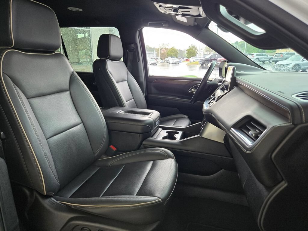 Used 2023 Chevrolet Suburban Premier AWD/4WD image 21