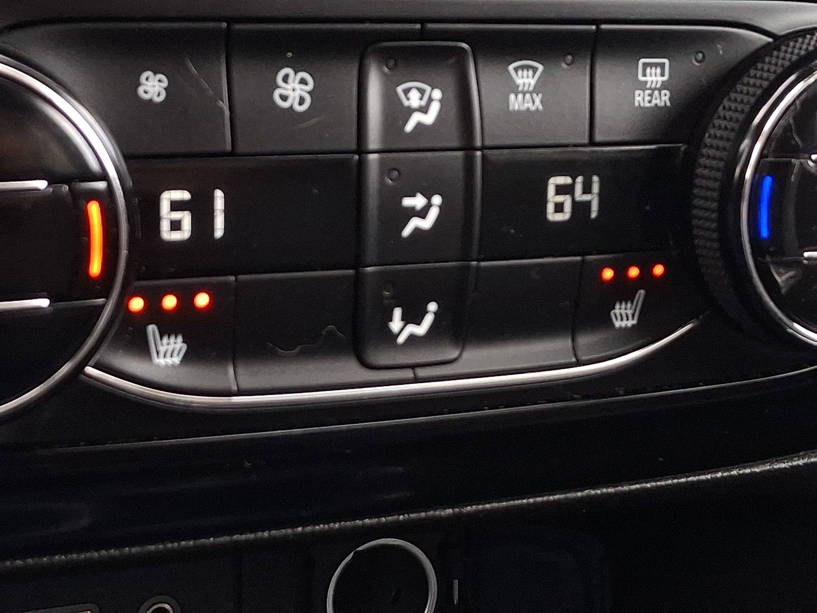 Used 2023 Buick Encore GX Select w/ Sport Touring Package AWD/4WD image 25