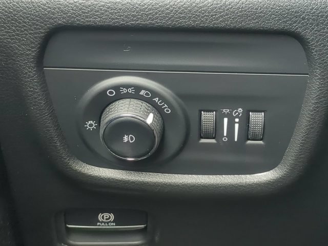 New 2027 Jeep Grand Cherokee L Limited RWD image 28