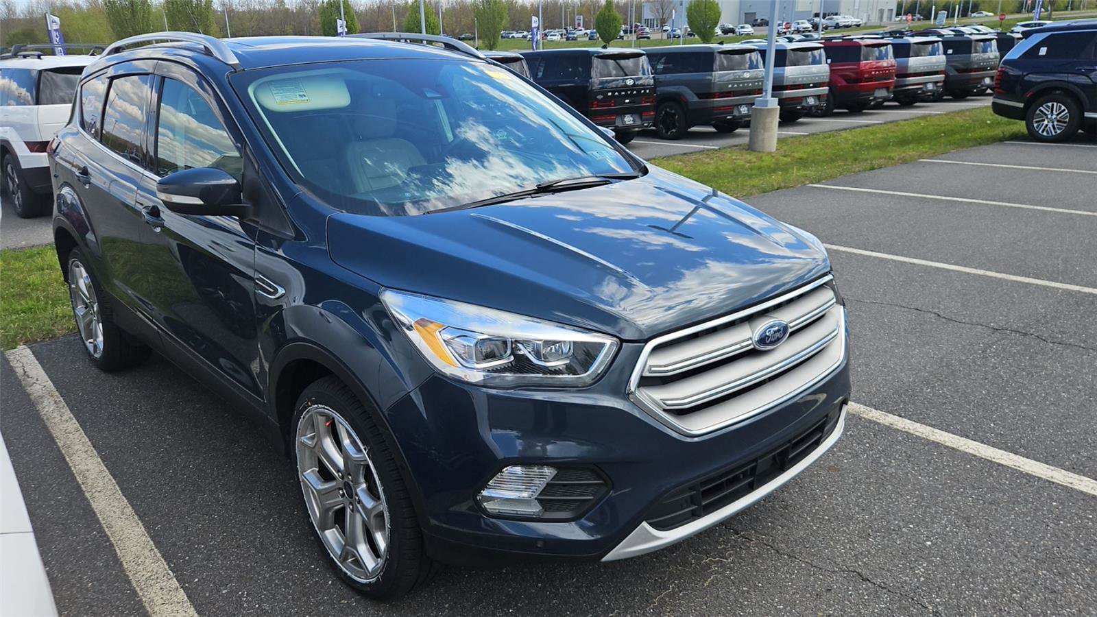 Used 2019 Ford Escape Titanium AWD/4WD image 1