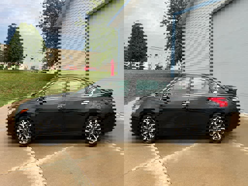 Used 2016 Nissan Altima 2.5 SL w/ Moonroof Package image 3