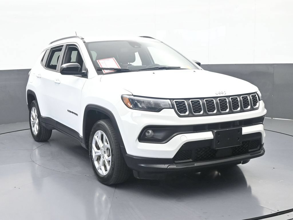 Used 2024 Jeep Compass Latitude AWD/4WD image 9