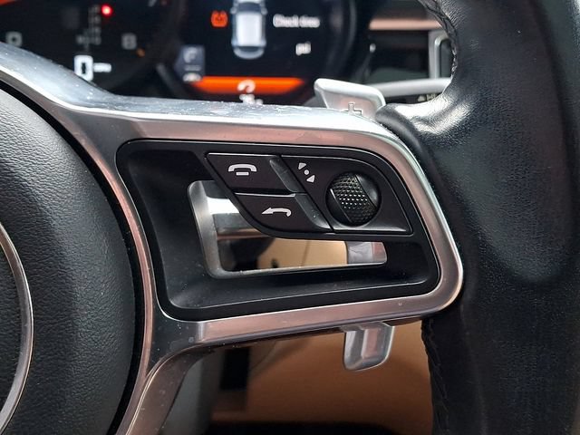 Certified 2018 Porsche Macan AWD/4WD image 26
