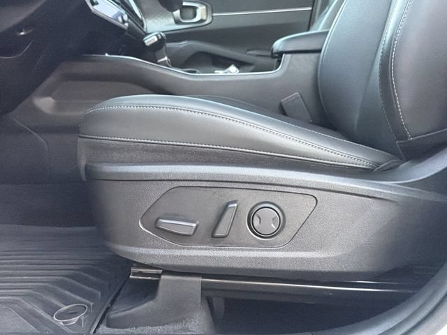 Used 2024 Kia Sorento S w/ Panoramic Sunroof Package FWD image 22