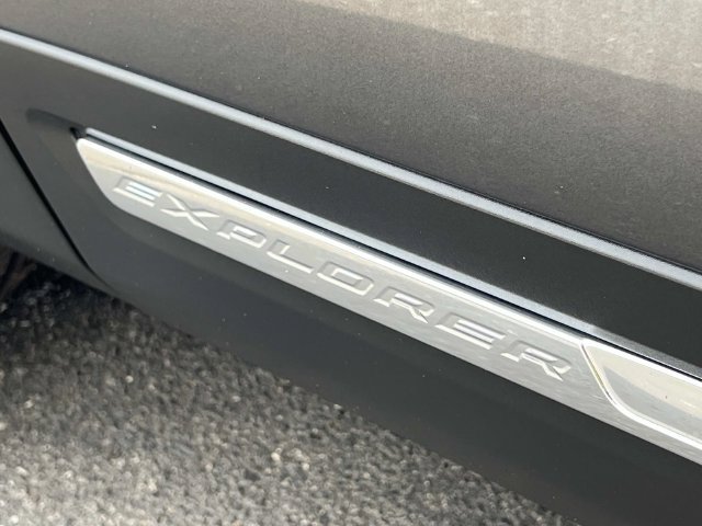 Certified 2019 Ford Explorer Limited w/ Class III Trailer Tow Package FWD image 13