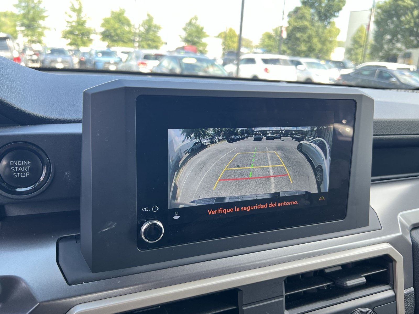 Used 2025 Toyota Tacoma SR5 AWD/4WD image 18