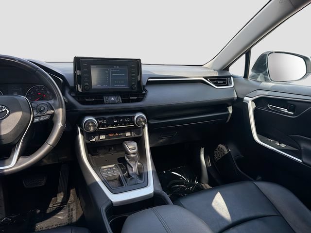 Used 2019 Toyota RAV4 XLE Premium w/ Cold Weather Package FWD image 22