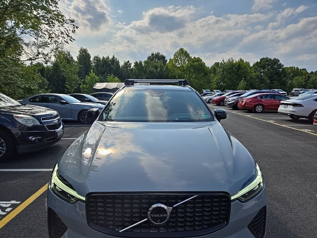 Used 2024 Volvo XC60 B5 Ultimate AWD/4WD image 2