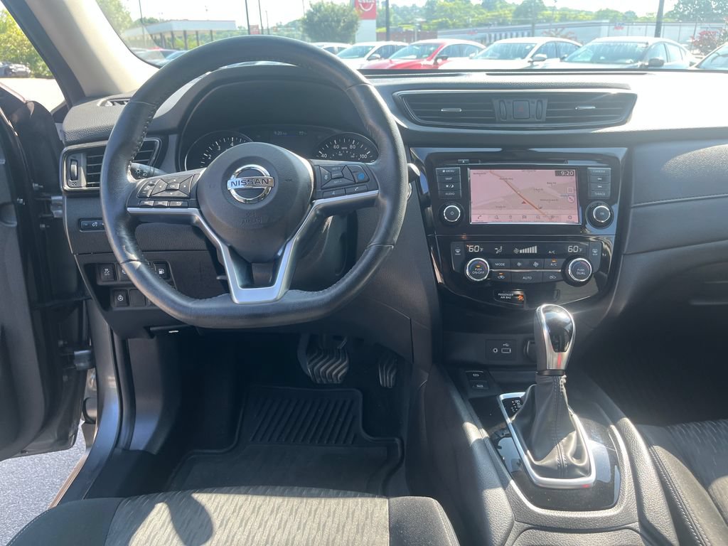 Used 2019 Nissan Rogue SV w/ Premium Package FWD image 22