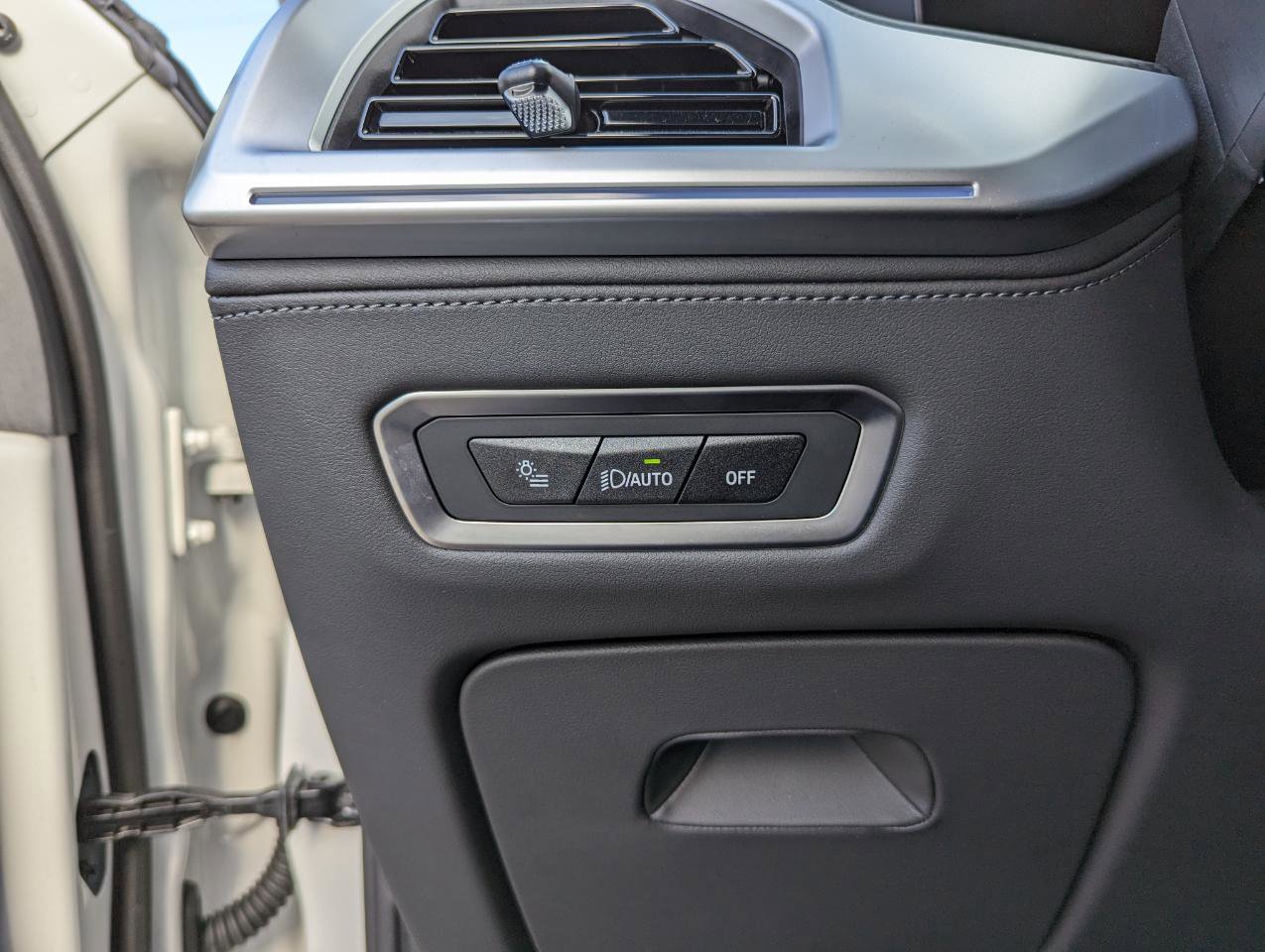 Used 2025 BMW XM AWD/4WD image 16