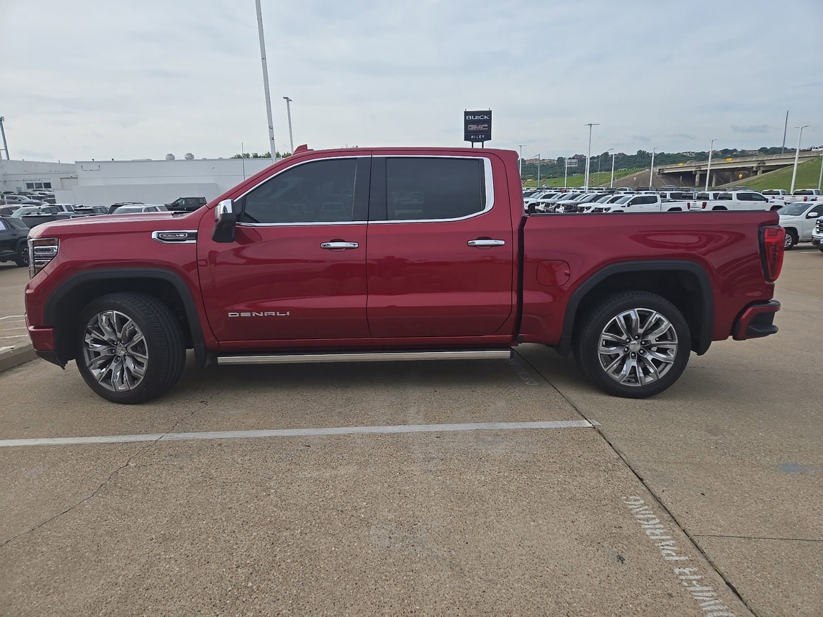 Certified 2023 GMC Sierra 1500 Denali w/ Denali Reserve Package AWD/4WD image 8