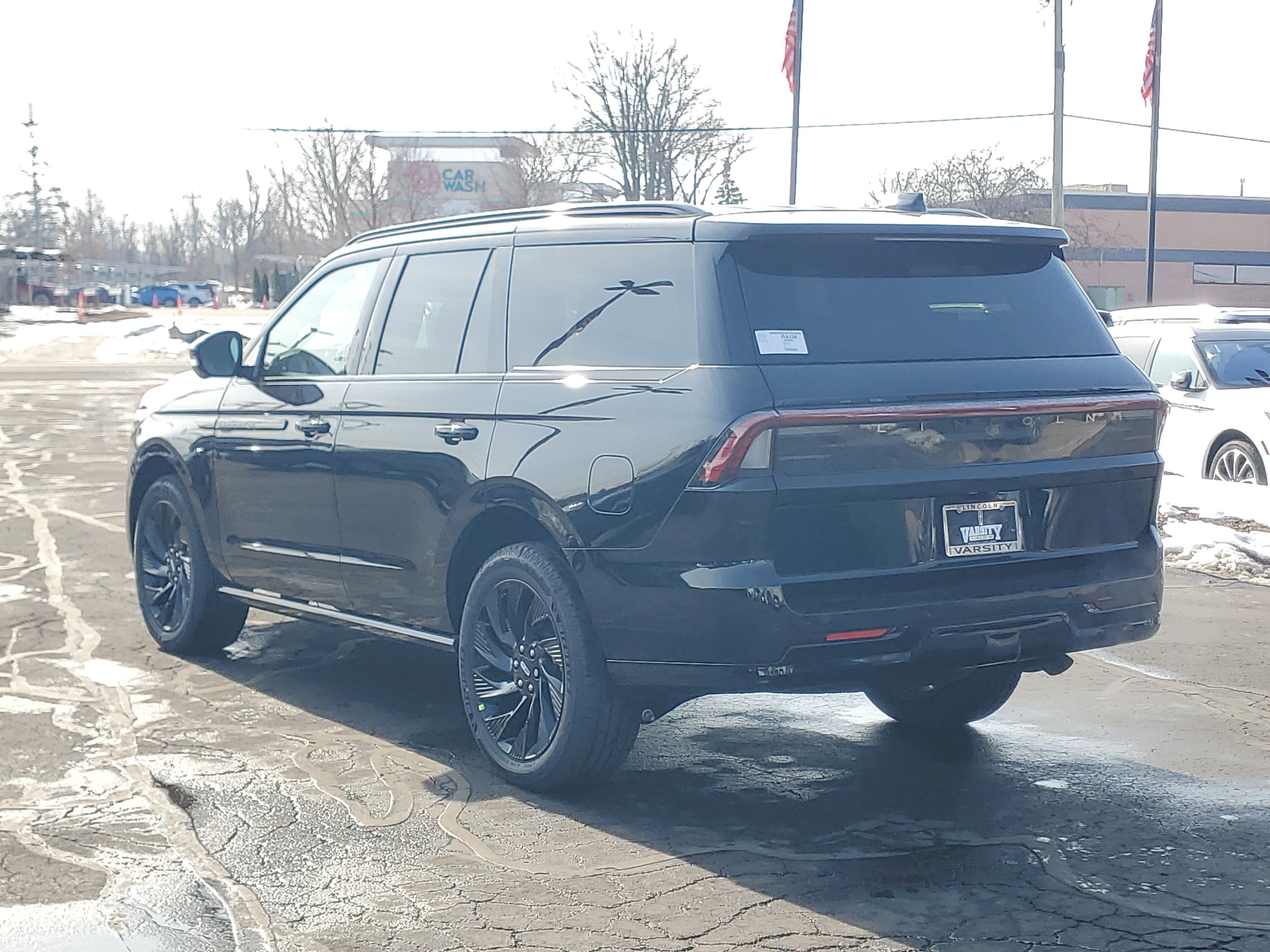 New 2026 Lincoln Navigator Reserve w/ Jet Appearance Package image 3