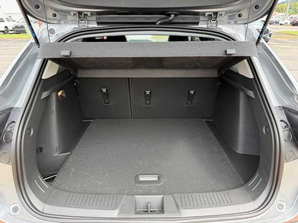 New 2026 Chevrolet Trax LT w/ Midnight Edition FWD image 15