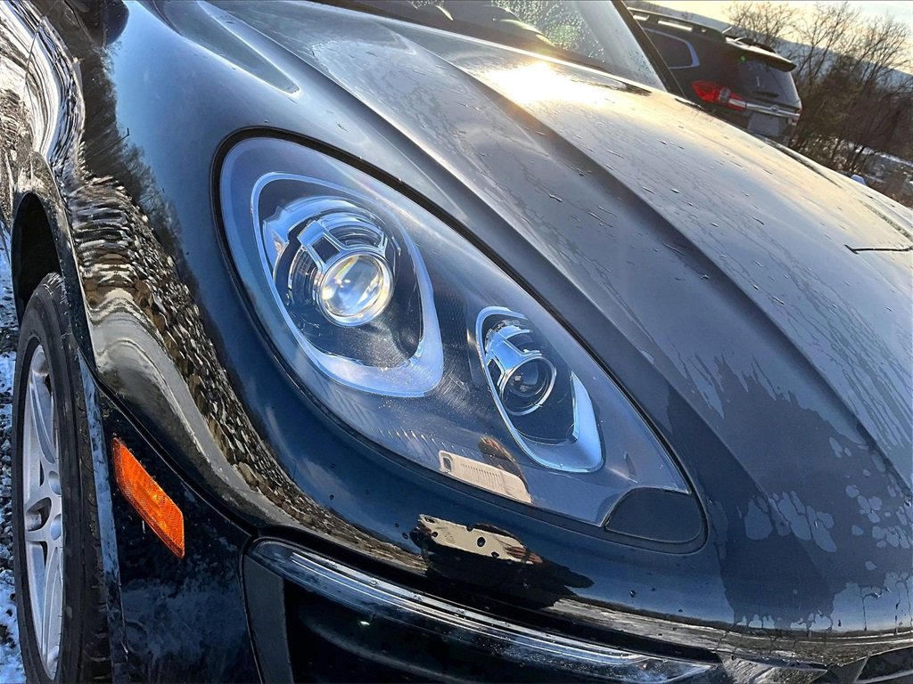 Used 2018 Porsche Macan image 25