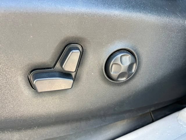 Used 2018 Chrysler Pacifica Touring-L FWD image 27