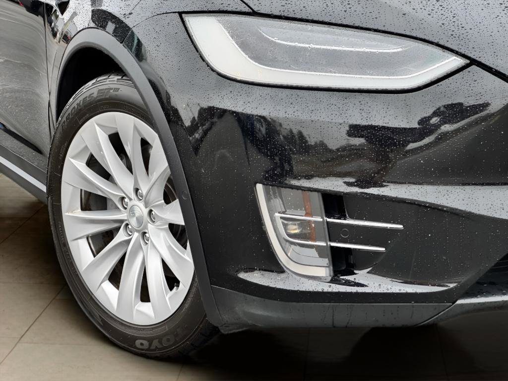 Used 2017 Tesla Model X 75D image 42