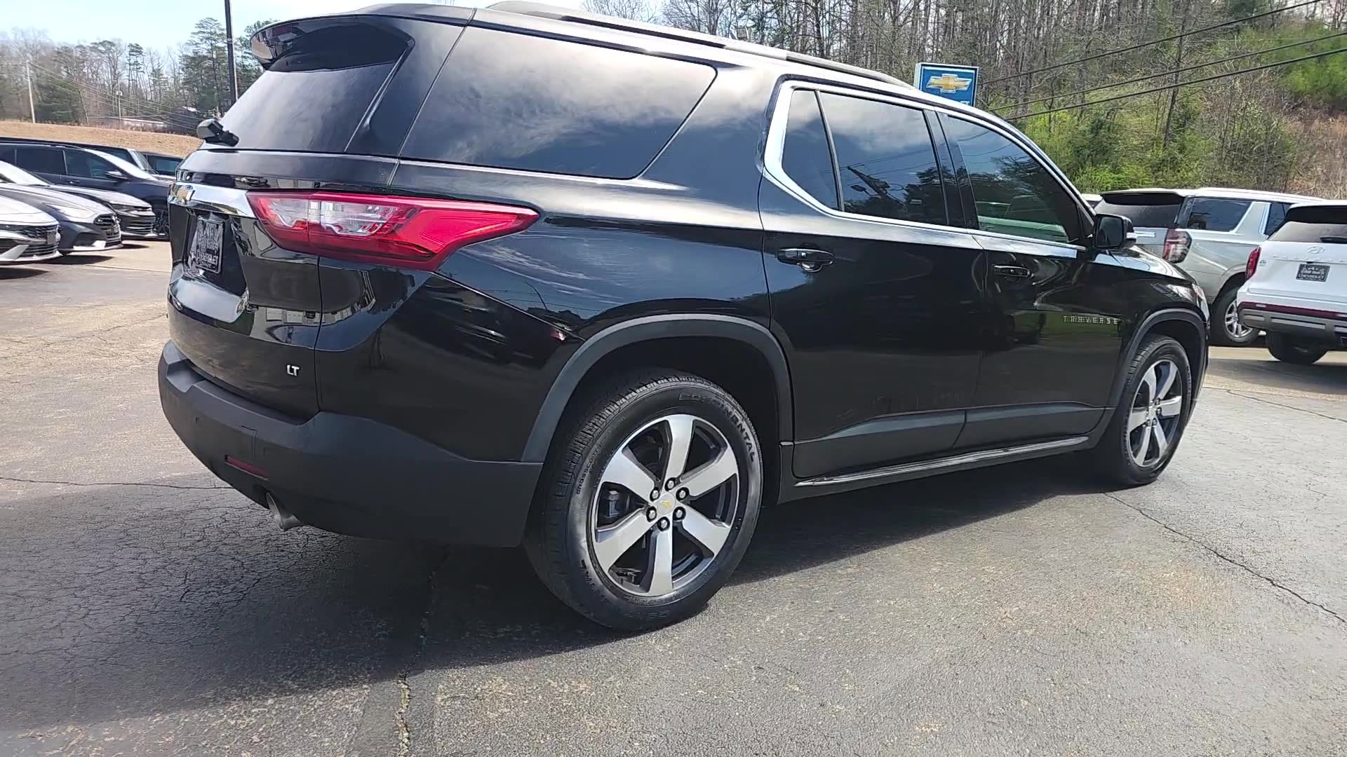 Used 2020 Chevrolet Traverse LT w/ LT Premium Package image 15