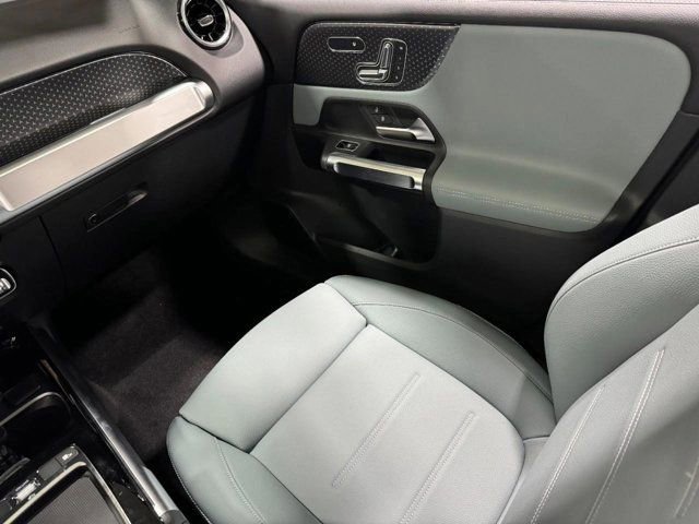 New 2026 Mercedes-Benz GLB 250 4MATIC image 19