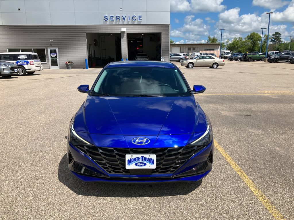 Used 2023 Hyundai Elantra Limited FWD image 3