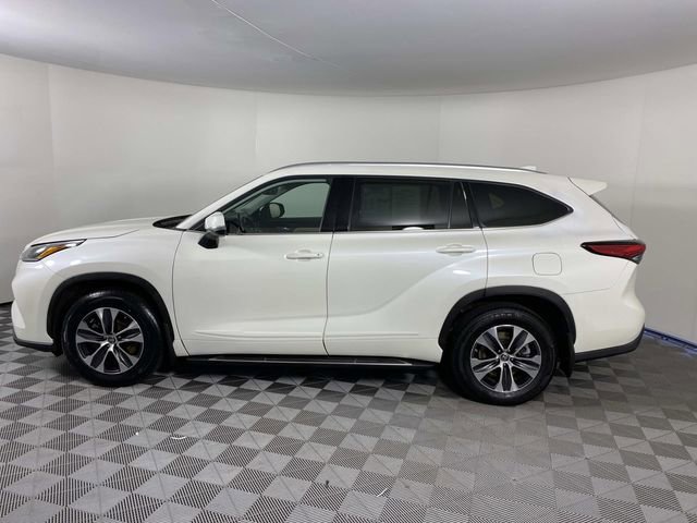 Used 2021 Toyota Highlander XLE image 5