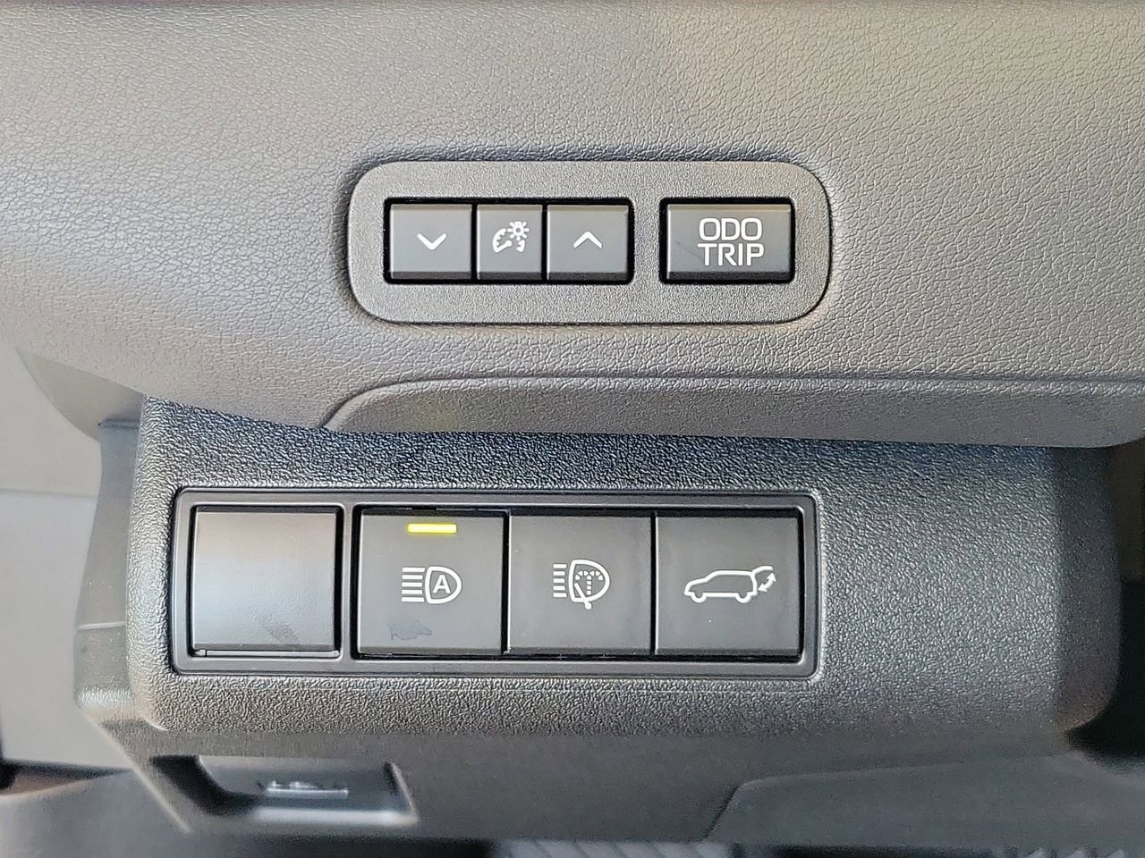 New 2026 Toyota C-HR AWD/4WD image 29