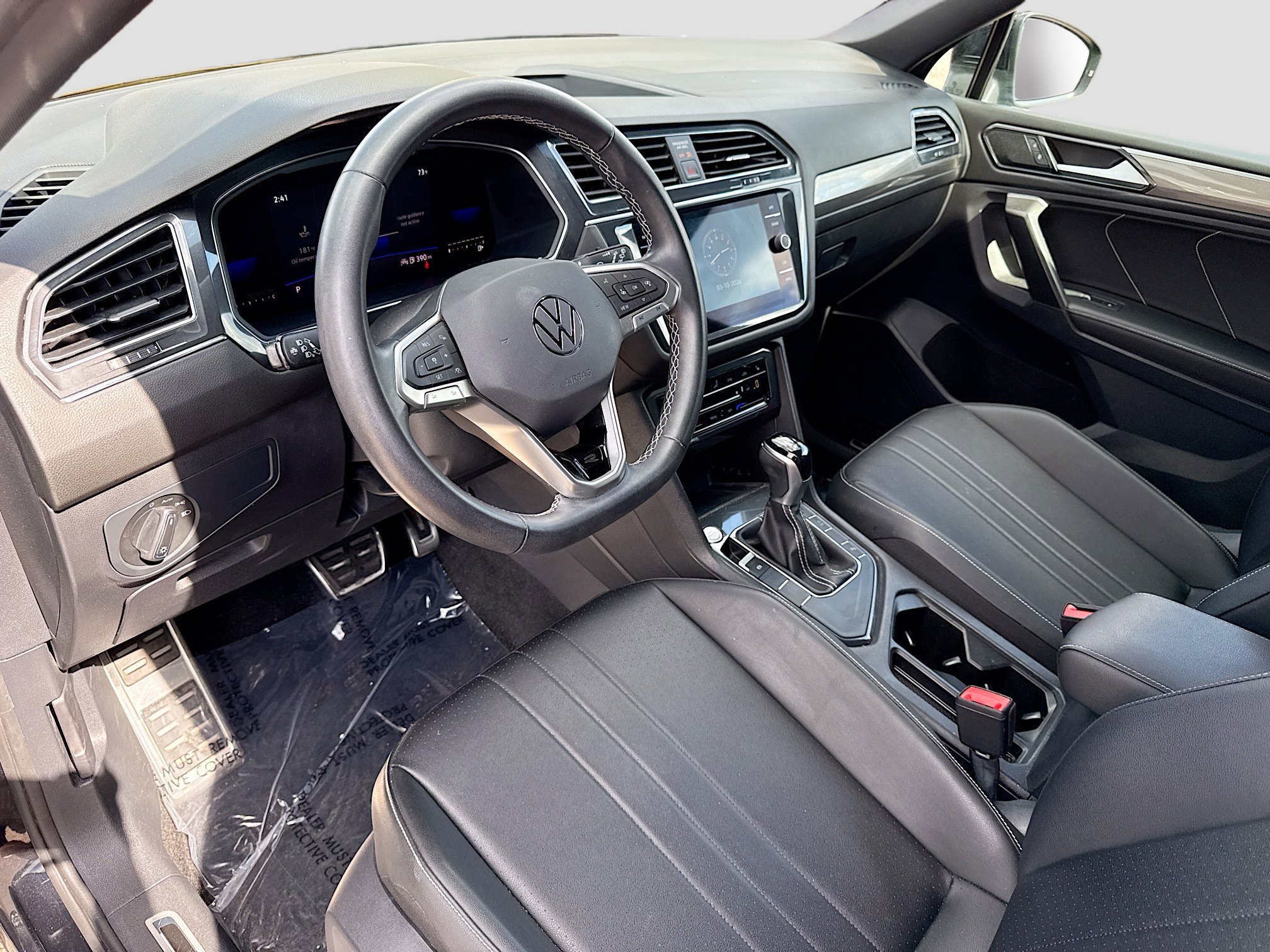 Used 2023 Volkswagen Tiguan SE R-Line image 23