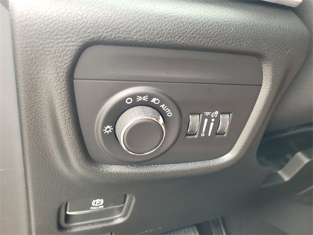 New 2025 Jeep Grand Cherokee Altitude image 23