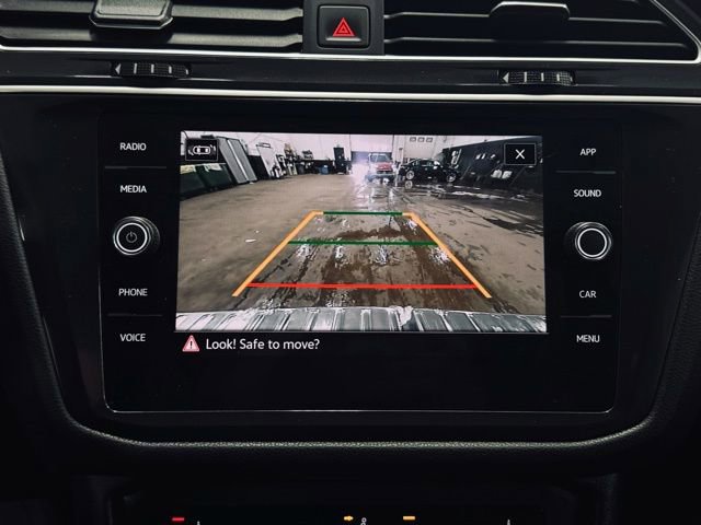 Used 2024 Volkswagen Tiguan SE image 33