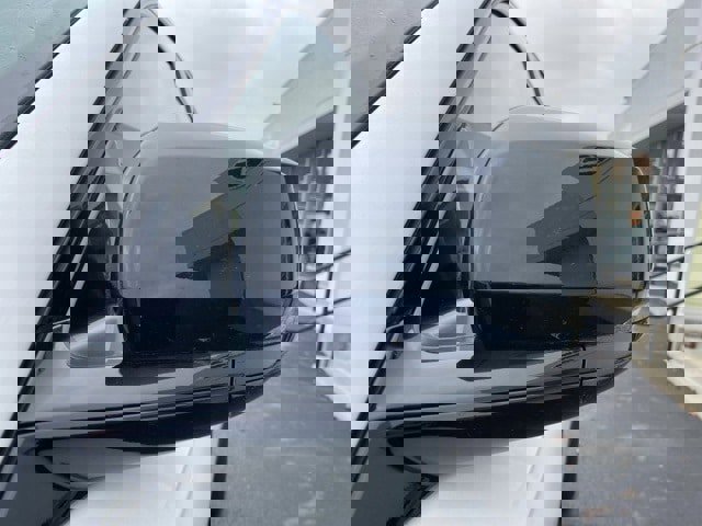 Used 2023 Jeep Grand Cherokee Limited w/ Black Appearance Package image 8