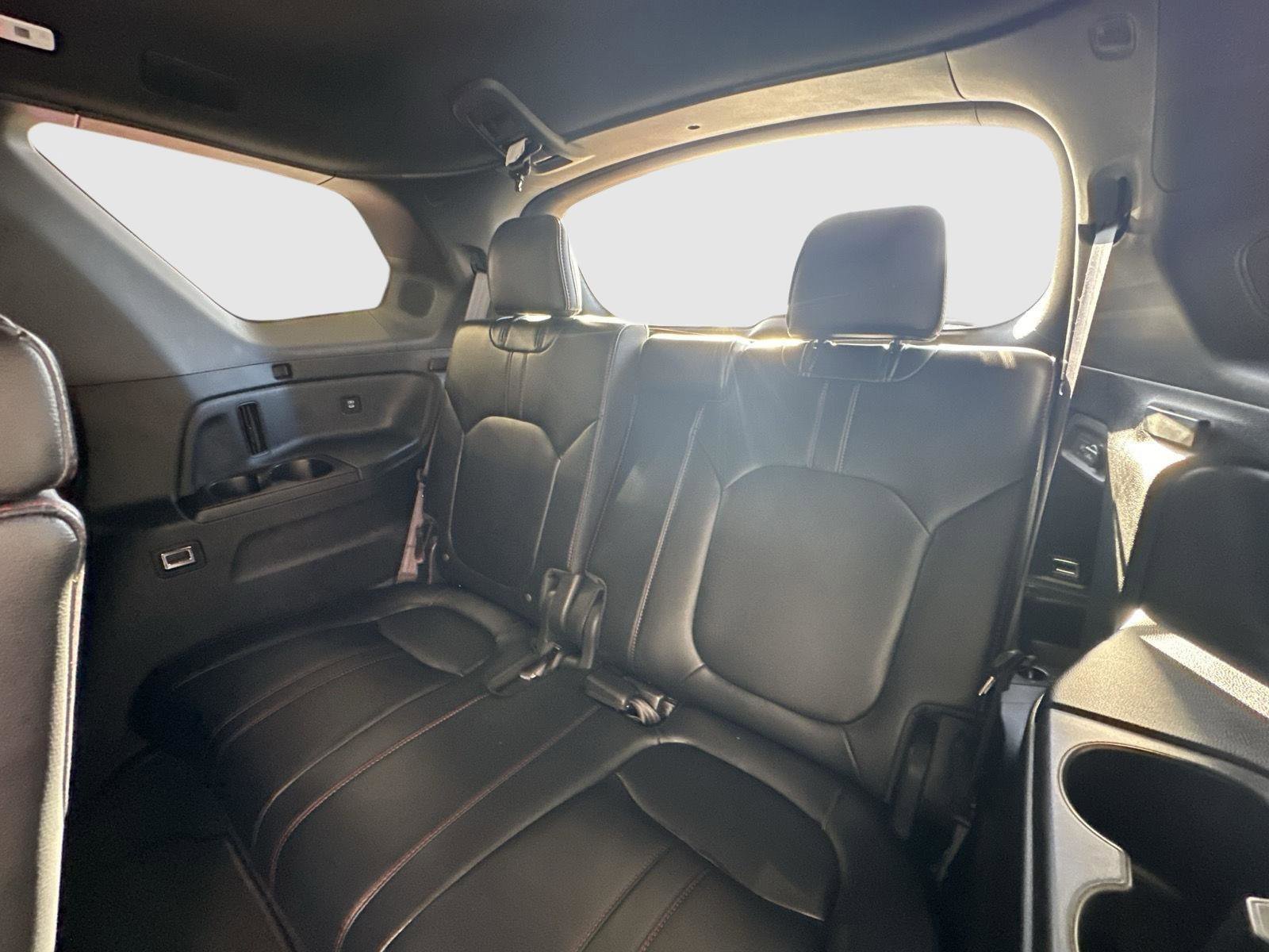 Certified 2025 Honda Pilot Black Edition image 39