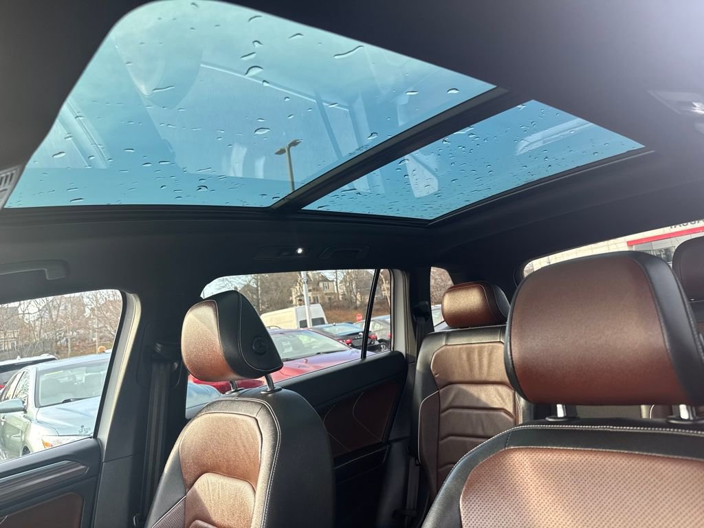 Used 2022 Volkswagen Tiguan SEL R-Line image 17