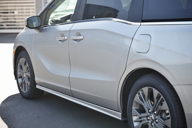 New 2026 Honda Odyssey Touring image 10