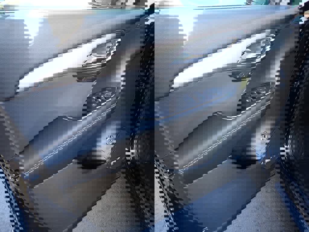 Used 2025 Buick Envision Sport Touring image 21