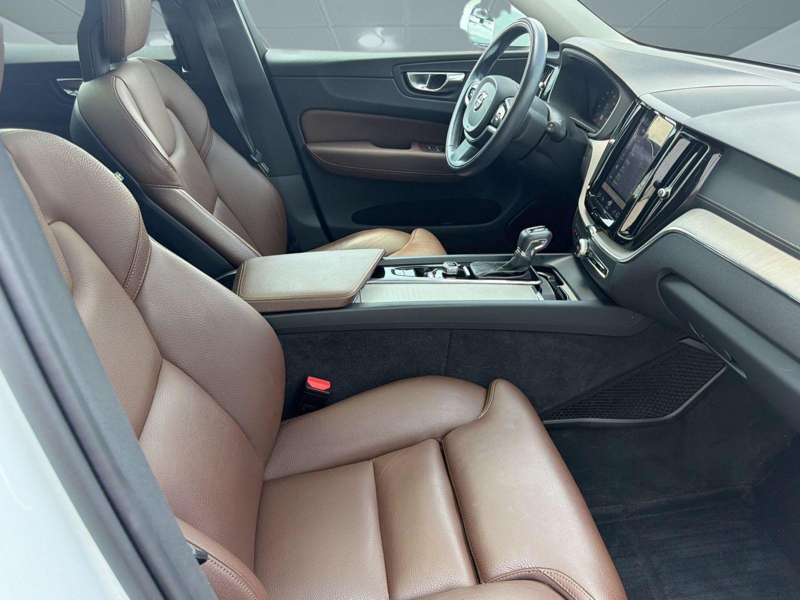 Used 2018 Volvo XC60 T5 Inscription w/ Convenience Package AWD/4WD image 23