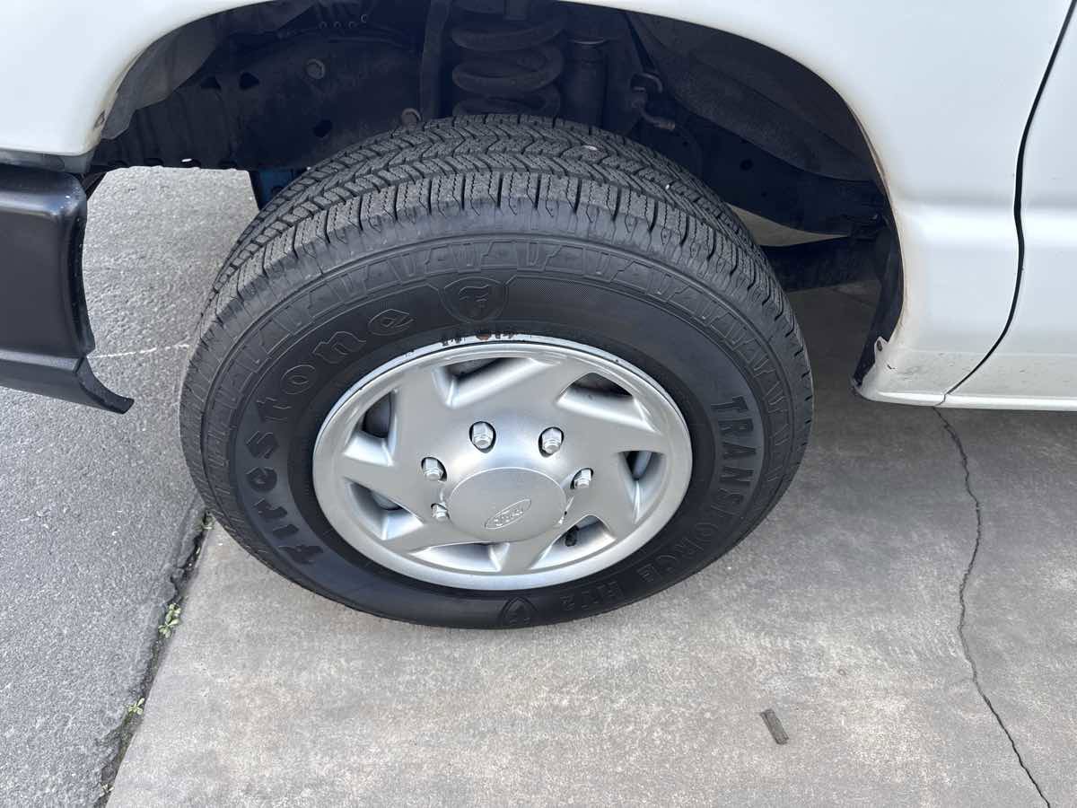 Used 2013 Ford E-150 and Econoline 150 image 11