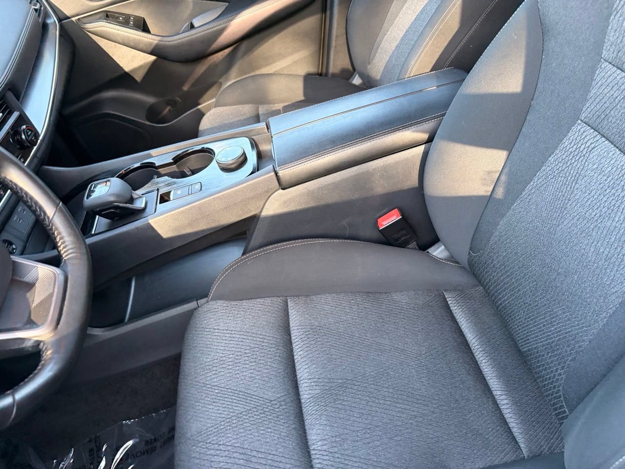 Certified 2025 Nissan Rogue SV AWD/4WD image 20