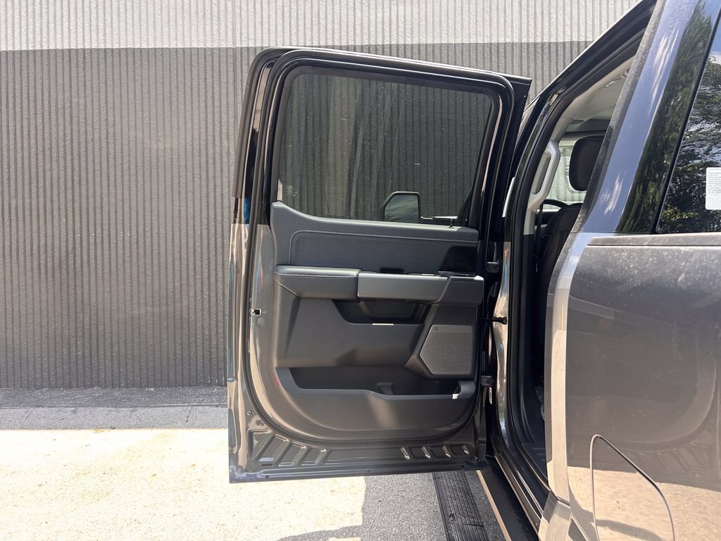 New 2026 Ford F250 Lariat w/ Black Appearance Package AWD/4WD image 18