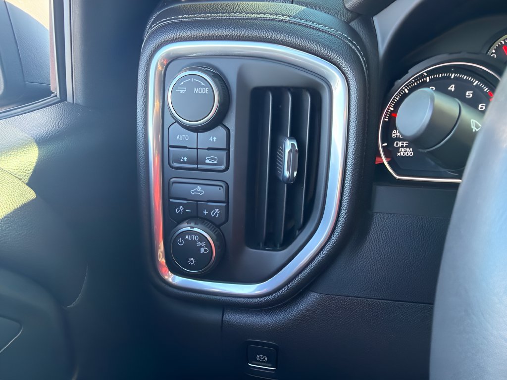 Used 2022 Chevrolet Silverado 1500 LT AWD/4WD image 22