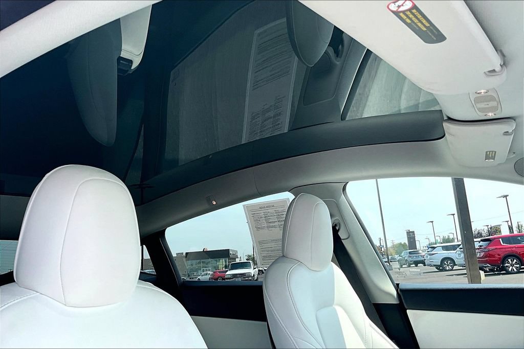 Used 2022 Tesla Model Y Performance AWD/4WD image 22