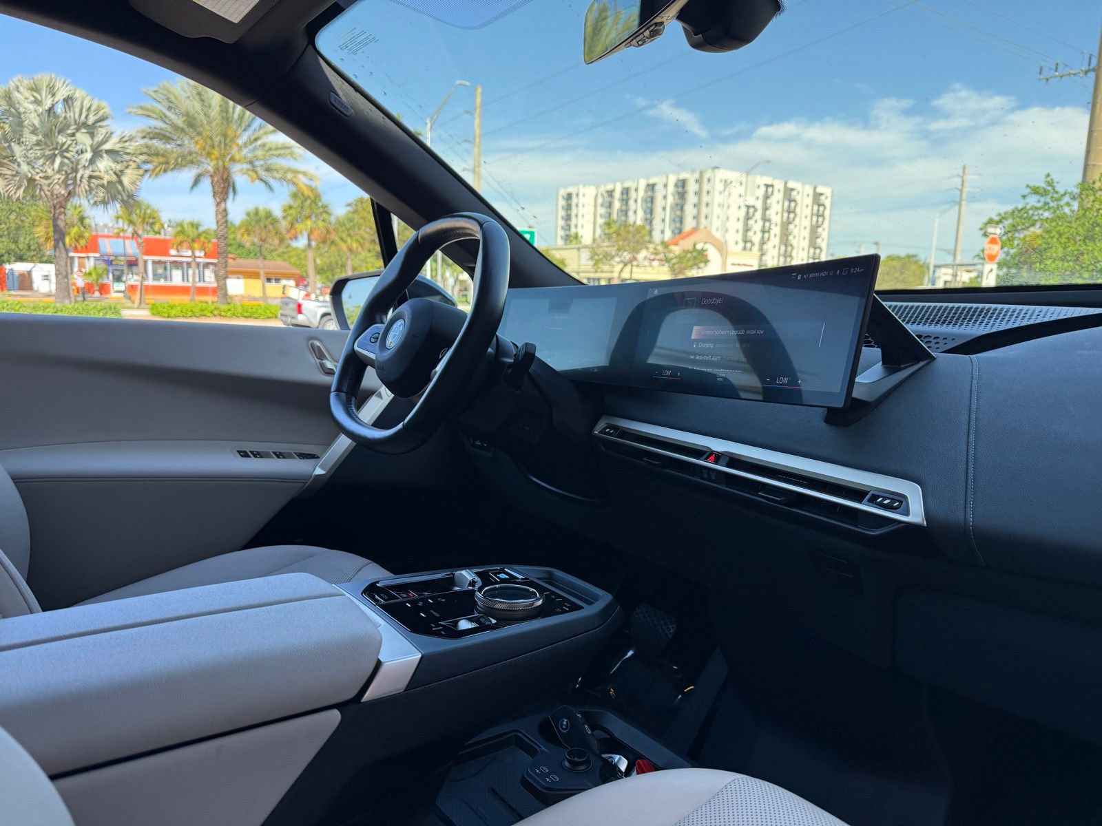 Used 2023 BMW iX xDrive50 w/ Sport Package image 20