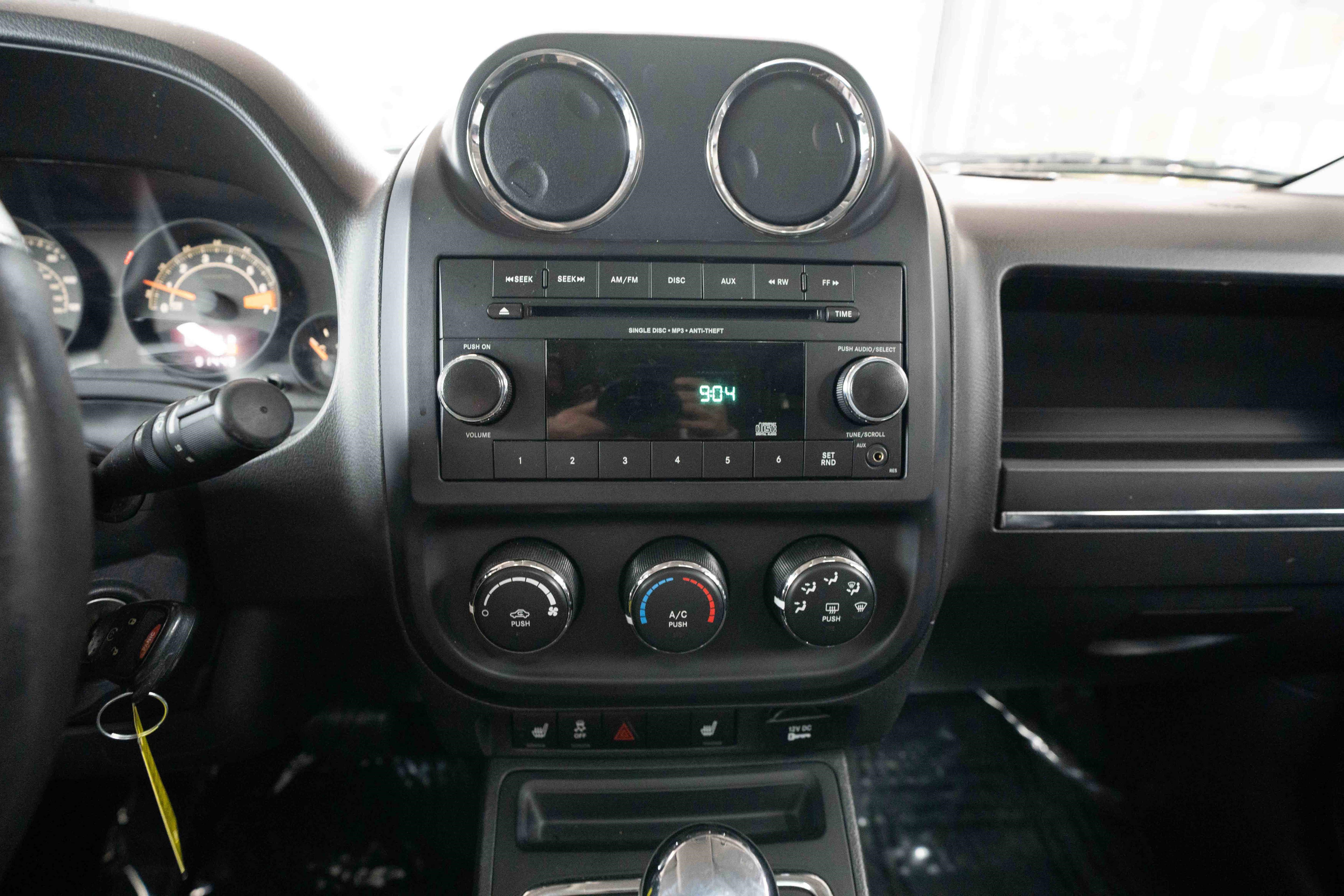 Used 2015 Jeep Patriot High Altitude AWD/4WD image 17