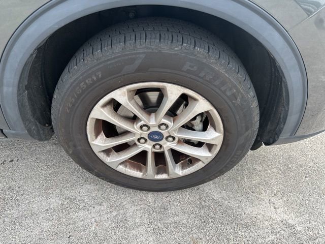 Used 2020 Ford Escape SE image 12