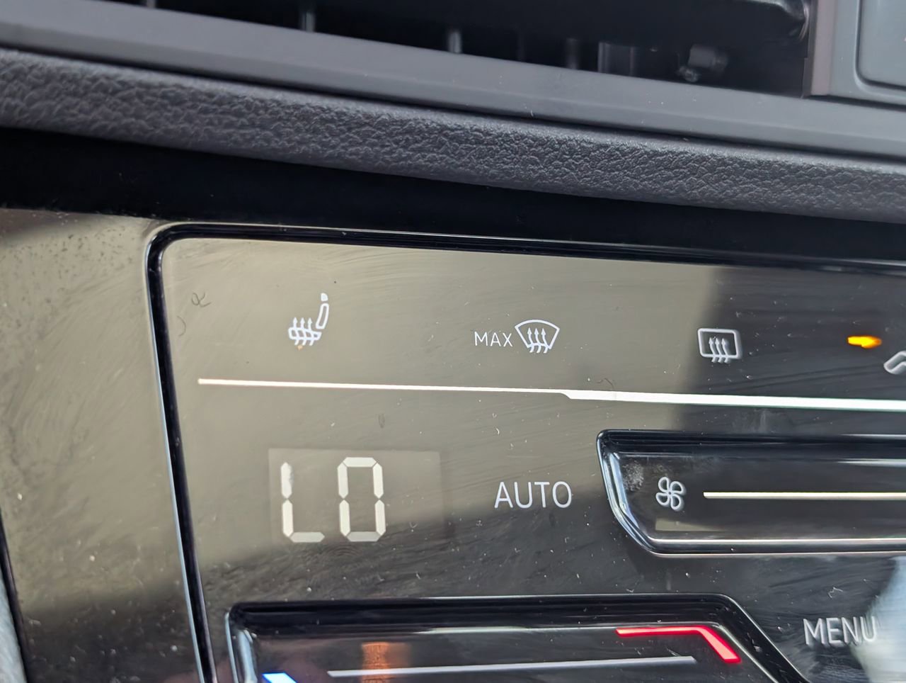 Used 2025 Volkswagen Jetta SE image 18